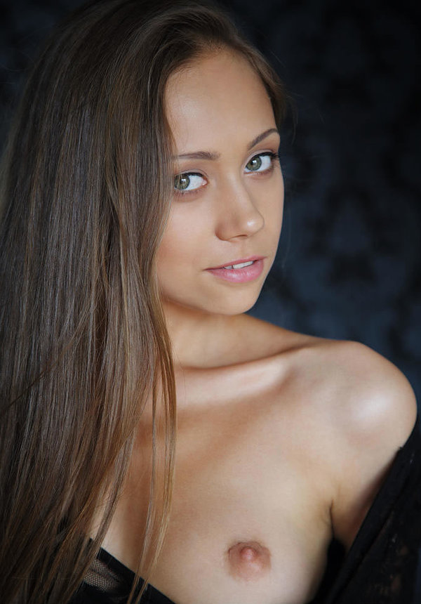 Нина, 21